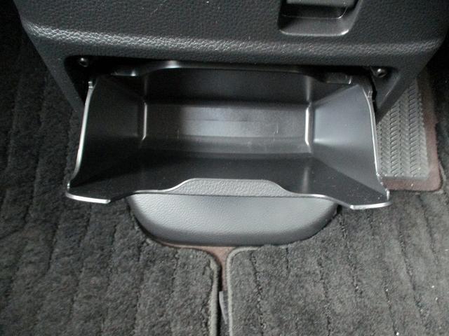 Ｎ－ＢＯＸカスタム Ｇ・Ｌホンダセンシング　オートＬＥＤ　助手席エアバッグ　フルフラット　車線逸脱警報装置　キーレス　シートＨ　アイドリングＳＴ　セキュリティーアラーム　スマ－トキ－　リアカメラ　ＥＴＣ　前車追従機能　サイドエアバッグ　ＶＳＡ（22枚目）