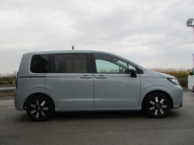 フリード e:HEVエアー EX 衝突軽減システム ソナー オートマチックハイビーム 横滑り防止装置 クルーズコントロール サイドカーテンエアバック リアクーラー LEDランプ レーンキープ シートヒーター キーレス オートライト(9枚目)