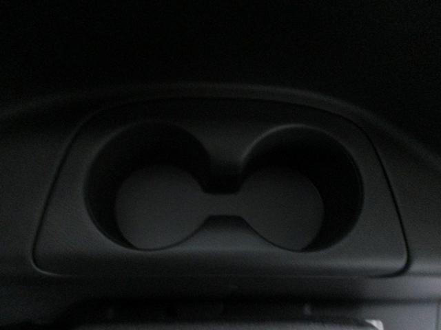 セレナ e-パワー ハイウェイスターV VDC ウォークスルー 自動(被害軽減)ブレーキ フルフラット ダブルエアコン LDP 3列シート LEDランプ オートマチックハイビーム 盗難防止システム スマートキー サイドカーテンエアバック(20枚目)