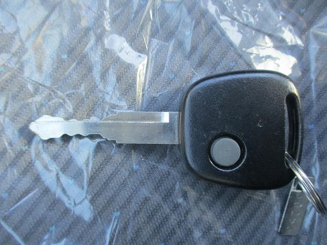 ワゴンＲ ＦＡ　フルタイム４ＷＤ　フルフラット　キーレス　盗難防止装置　Ｗエアバック　パワステ　エアコン　ベンチシート　エアバック　衝突安全ボディ　パワーウィンドウ　ＡＢＳ　シ－トヒ－タ－（31枚目）