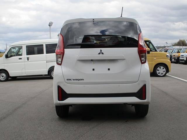 ｅＫワゴン Ｍ　オートハイビーム　踏み間違い防止アシスト　イモビライザー　パワーウィンドウ　Ｐセンサー　マニュアルエアコン　キーレスエントリー　前席シートヒーター　ＡＳＣ　オートライト　エアバック　パワステ　ＡＢＳ（11枚目）