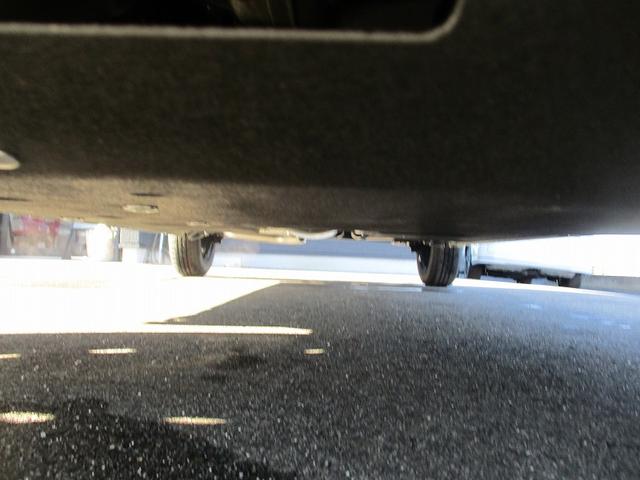 アルト Ｌ　運転席助手席エアバッグ　車線逸脱防止　キーレスリモコン　シートヒータ　Ｐセンサー　盗難警報装置　マニュアルエアコン　パワーステアリング　パワーウインドウ　サイドエアバッグ　オートハイビーム　エアバック（15枚目）