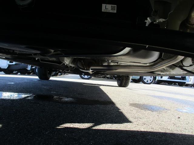 アルト Ｌ　運転席助手席エアバッグ　車線逸脱防止　キーレスリモコン　シートヒータ　Ｐセンサー　盗難警報装置　マニュアルエアコン　パワーステアリング　パワーウインドウ　サイドエアバッグ　オートハイビーム　エアバック（16枚目）