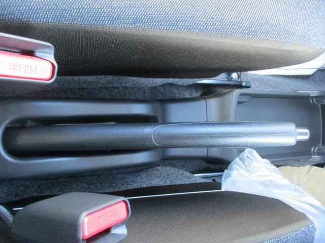 アルト Ｌ　運転席助手席エアバッグ　車線逸脱防止　キーレスリモコン　シートヒータ　Ｐセンサー　盗難警報装置　マニュアルエアコン　パワーステアリング　パワーウインドウ　サイドエアバッグ　オートハイビーム　エアバック（25枚目）