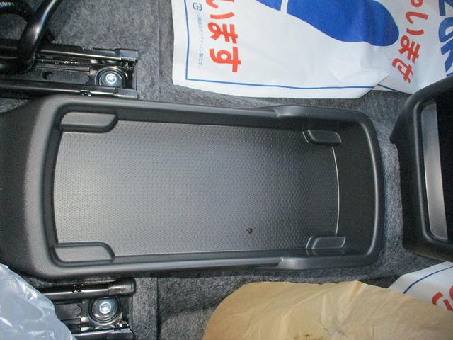 アルト Ｌ　運転席助手席エアバッグ　車線逸脱防止　キーレスリモコン　シートヒータ　Ｐセンサー　盗難警報装置　マニュアルエアコン　パワーステアリング　パワーウインドウ　サイドエアバッグ　オートハイビーム　エアバック（26枚目）