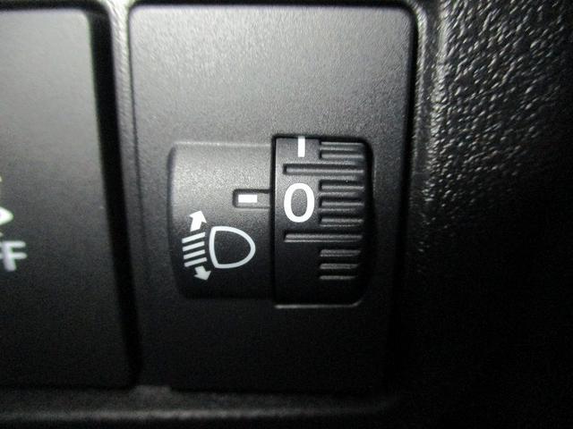 Ｎ－ＢＯＸカスタム ベースグレード　ＣＭＢＳ　オートＬＥＤ　ＬＫＡ　ベンチシート　オートエアコン　スマートキ　フルフラット　ＬＥＤ　盗難防止装置　クルコン　パワーステアリング　エアバッグ　ＥＳＣ　パワーウインドウ　オートライト　ＡＢＳ（31枚目）