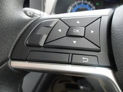 【ハンドルボタン】目線を大きくそらすことなくボタンの操作を行うことができるので、安全にも配慮できますね。 5