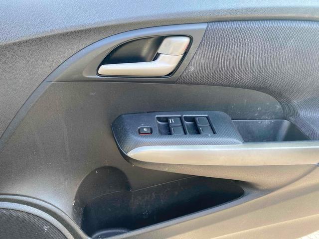 インサイト G ドライブレコーダー ETC バックカメラ ナビ CVT キーレスエントリー アイドリングストップ 電動格納ミラー 盗難防止システム CD DVD再生 USB 衝突安全ボディ ABS(10枚目)