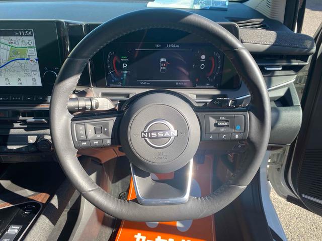 オーラ G レザーエディション 助手席回転シート ワンオーナー 前後ドライブレコーダー 全周囲カメラ ナビTV BOSEサウンド プロパイロット インテリルームミラー クリアランスソナー アルミホイール LED 黒革シート スマートキー シートヒーター 買取直売(3枚目)