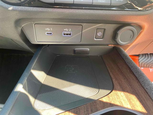 オーラ G レザーエディション 助手席回転シート ワンオーナー 前後ドライブレコーダー 全周囲カメラ ナビTV BOSEサウンド プロパイロット インテリルームミラー クリアランスソナー アルミホイール LED 黒革シート スマートキー シートヒーター 買取直売(9枚目)