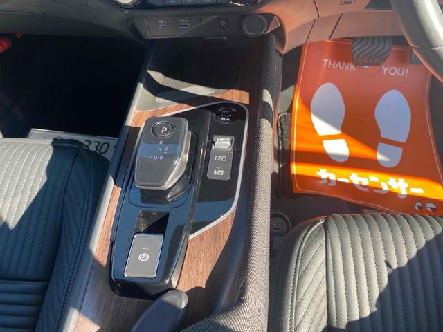 オーラ G レザーエディション 助手席回転シート ワンオーナー 前後ドライブレコーダー 全周囲カメラ ナビTV BOSEサウンド プロパイロット インテリルームミラー クリアランスソナー アルミホイール LED 黒革シート スマートキー シートヒーター 買取直売(11枚目)