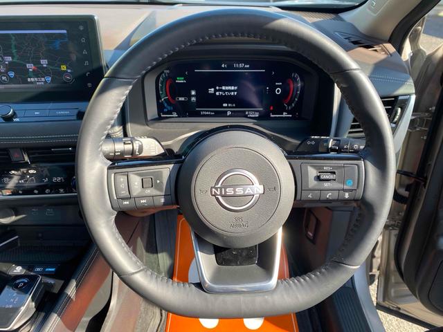 エクストレイル G e-4ORCE eパワー ワンオーナー サンルーフ 4WD インテリルームミラー プロパイロット 全周囲カメラ クリアランスソナー レーンアシスト パワーシート 自動駐車システム サンルーフ ナビTV LED 電動リアゲート 19インチAW 買取直売車(3枚目)