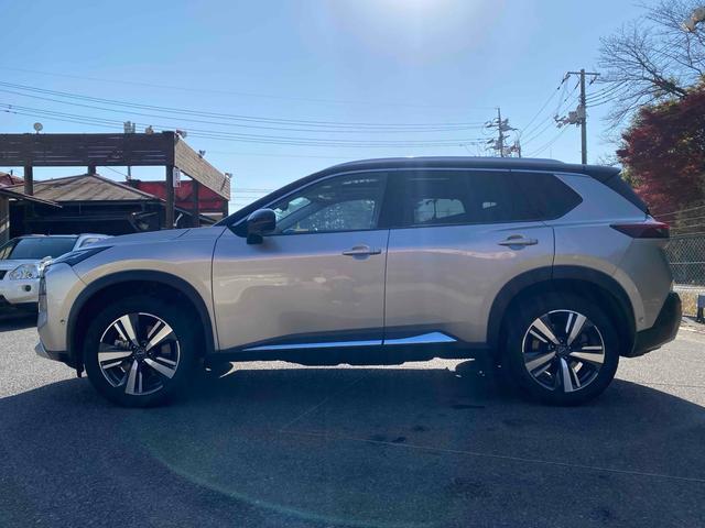 エクストレイル G e-4ORCE eパワー ワンオーナー サンルーフ 4WD インテリルームミラー プロパイロット 全周囲カメラ クリアランスソナー レーンアシスト パワーシート 自動駐車システム サンルーフ ナビTV LED 電動リアゲート 19インチAW 買取直売車(14枚目)