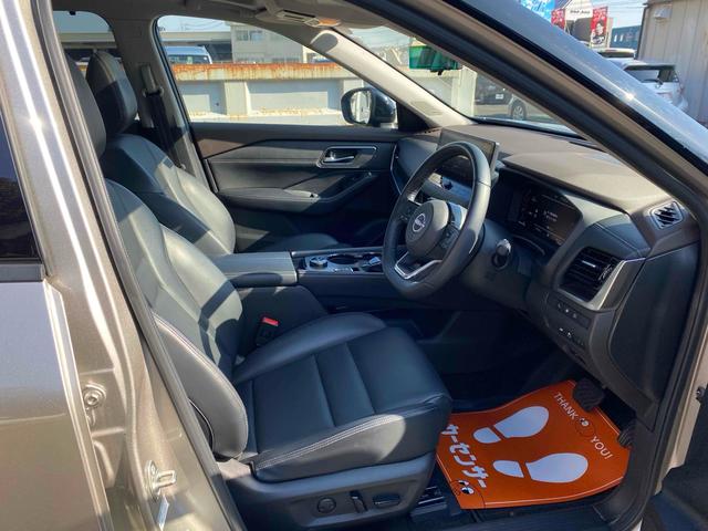 エクストレイル G e-4ORCE eパワー ワンオーナー サンルーフ 4WD インテリルームミラー プロパイロット 全周囲カメラ クリアランスソナー レーンアシスト パワーシート 自動駐車システム サンルーフ ナビTV LED 電動リアゲート 19インチAW 買取直売車(22枚目)