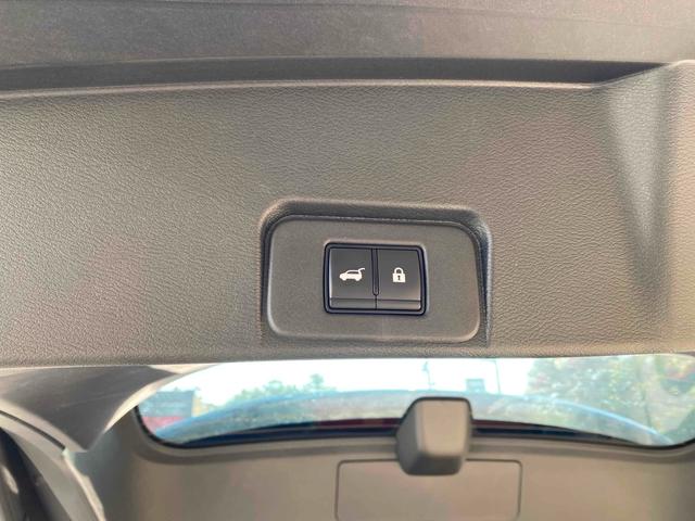 エクストレイル G e-4ORCE eパワー ワンオーナー サンルーフ 4WD インテリルームミラー プロパイロット 全周囲カメラ クリアランスソナー レーンアシスト パワーシート 自動駐車システム サンルーフ ナビTV LED 電動リアゲート 19インチAW 買取直売車(24枚目)