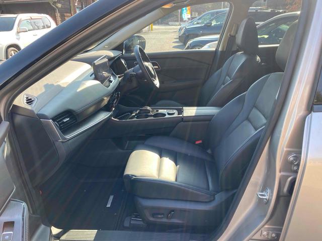 エクストレイル G e-4ORCE eパワー ワンオーナー サンルーフ 4WD インテリルームミラー プロパイロット 全周囲カメラ クリアランスソナー レーンアシスト パワーシート 自動駐車システム サンルーフ ナビTV LED 電動リアゲート 19インチAW 買取直売車(27枚目)