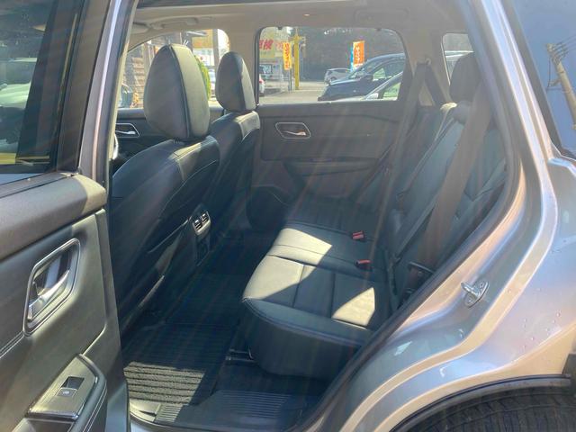 エクストレイル G e-4ORCE eパワー ワンオーナー サンルーフ 4WD インテリルームミラー プロパイロット 全周囲カメラ クリアランスソナー レーンアシスト パワーシート 自動駐車システム サンルーフ ナビTV LED 電動リアゲート 19インチAW 買取直売車(30枚目)