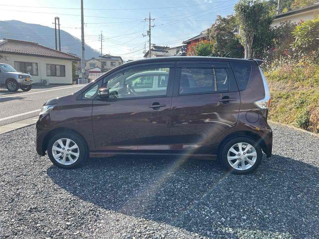 ｅＫカスタム Ｇ　ＥＴＣ　バックカメラ　ナビ　ＨＩＤ　スマートキー　アイドリングストップ　電動格納ミラー　ベンチシート　ＣＶＴ　盗難防止システム　ＡＢＳ　アルミホイール　衝突安全ボディ　エアコン　パワーステアリング（8枚目）