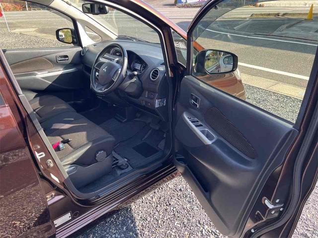 ｅＫカスタム Ｇ　ＥＴＣ　バックカメラ　ナビ　ＨＩＤ　スマートキー　アイドリングストップ　電動格納ミラー　ベンチシート　ＣＶＴ　盗難防止システム　ＡＢＳ　アルミホイール　衝突安全ボディ　エアコン　パワーステアリング（21枚目）