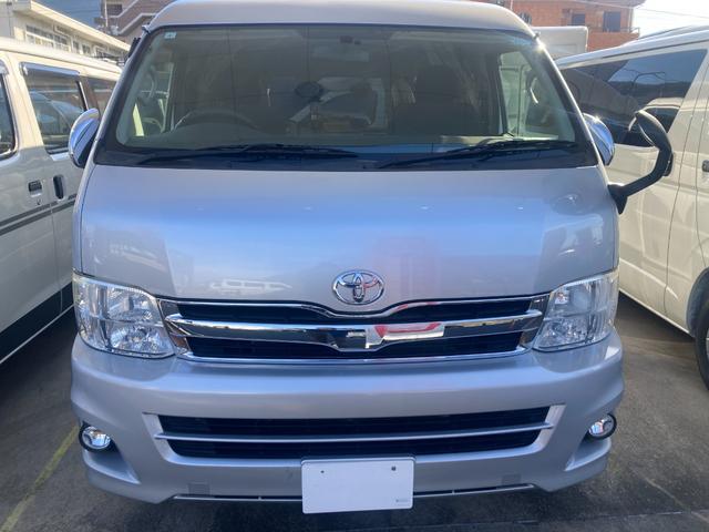 ハイエースワゴン 　ナッツＲＶ　トライアル　１０名乗車　３ナンバー　サブバッテリー　走行充電　電圧計　４００Ｗインバーター　７インチナビ　ＥＴＣ１．０　バックカメラ　キャンピングカー（3枚目）