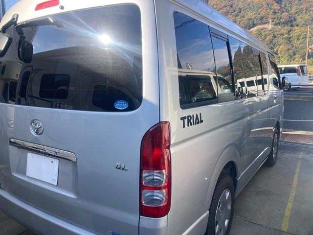 ハイエースワゴン 　ナッツＲＶ　トライアル　１０名乗車　３ナンバー　サブバッテリー　走行充電　電圧計　４００Ｗインバーター　７インチナビ　ＥＴＣ１．０　バックカメラ　キャンピングカー（5枚目）