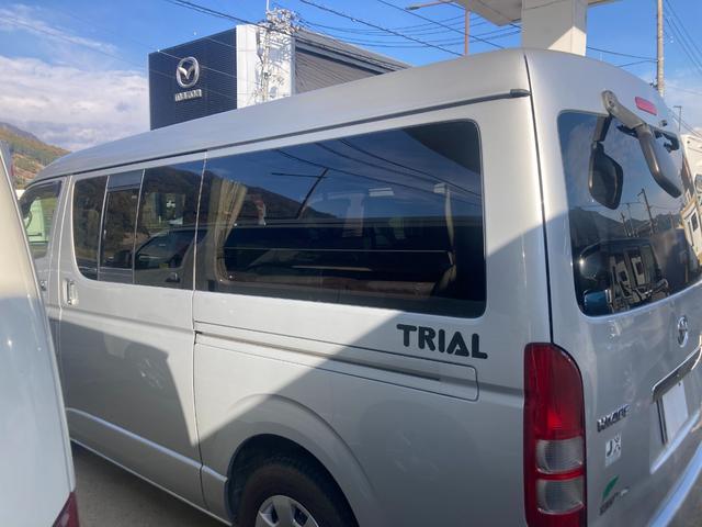 ハイエースワゴン 　ナッツＲＶ　トライアル　１０名乗車　３ナンバー　サブバッテリー　走行充電　電圧計　４００Ｗインバーター　７インチナビ　ＥＴＣ１．０　バックカメラ　キャンピングカー（6枚目）