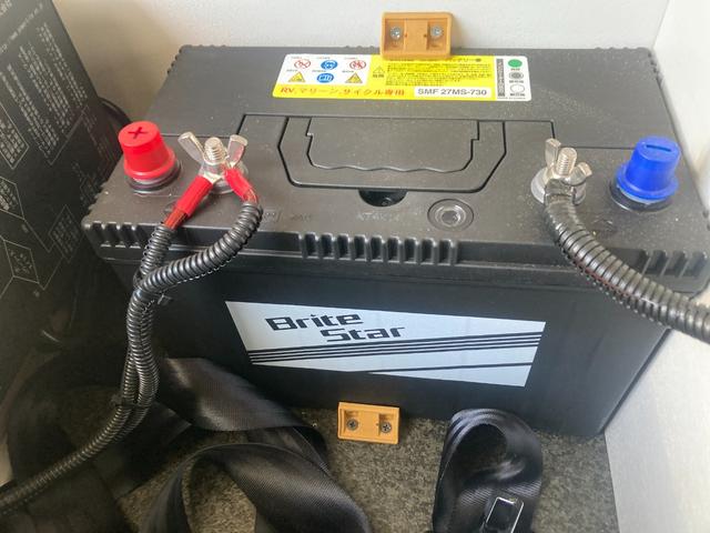 ハイエースワゴン 　ナッツＲＶ　トライアル　１０名乗車　３ナンバー　サブバッテリー　走行充電　電圧計　４００Ｗインバーター　７インチナビ　ＥＴＣ１．０　バックカメラ　キャンピングカー（27枚目）