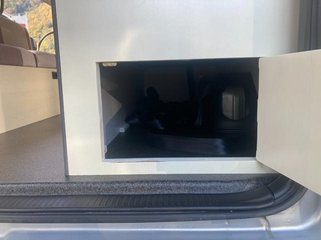 ハイエースワゴン 　ナッツＲＶ　トライアル　１０名乗車　３ナンバー　サブバッテリー　走行充電　電圧計　４００Ｗインバーター　７インチナビ　ＥＴＣ１．０　バックカメラ　キャンピングカー（39枚目）