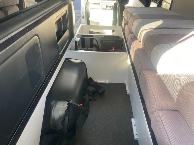 ハイエースワゴン 　ナッツＲＶ　トライアル　１０名乗車　３ナンバー　サブバッテリー　走行充電　電圧計　４００Ｗインバーター　７インチナビ　ＥＴＣ１．０　バックカメラ　キャンピングカー（44枚目）