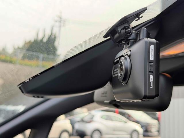 ヴォクシー ZS 煌II ドライブレコーダー ETC バックカメラ クリアランスソナー オートクルーズコントロール レーンアシスト 衝突被害軽減システム 両側電動スライドドア オートマチックハイビーム オートライト(4枚目)