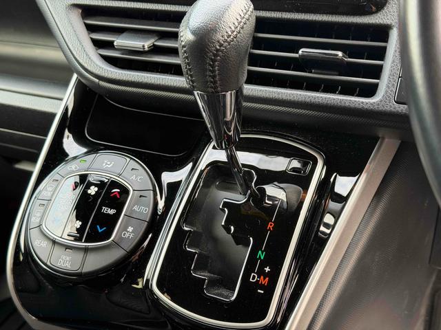 ヴォクシー ZS 煌II ドライブレコーダー ETC バックカメラ クリアランスソナー オートクルーズコントロール レーンアシスト 衝突被害軽減システム 両側電動スライドドア オートマチックハイビーム オートライト(7枚目)