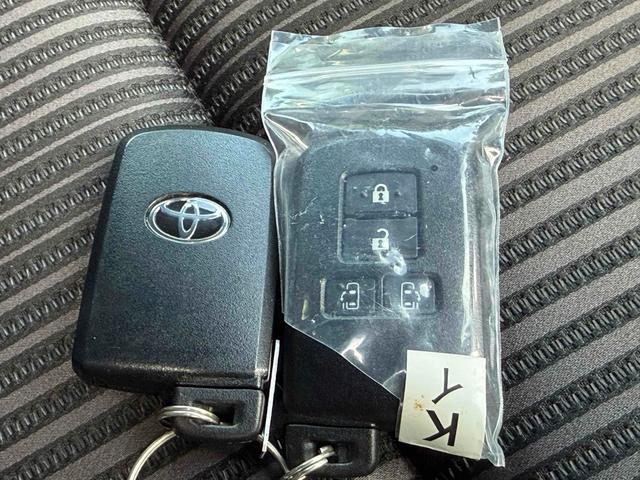 ヴォクシー ZS 煌II ドライブレコーダー ETC バックカメラ クリアランスソナー オートクルーズコントロール レーンアシスト 衝突被害軽減システム 両側電動スライドドア オートマチックハイビーム オートライト(22枚目)