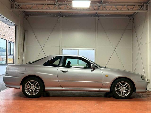 スカイライン 25GT(4枚目)