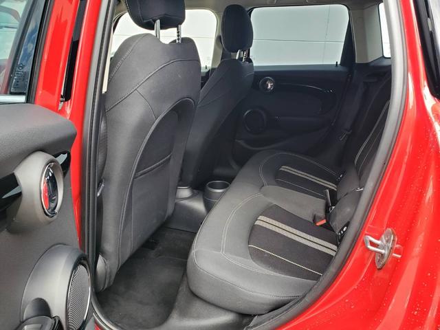 ＭＩＮＩ クーパーＳ　禁煙車　純正ナビ　バックモニター　Ｂｌｕｅｔｏｏｔｈ接続　ＥＴＣ　オートライト　ＬＥＤヘッドライト　オートエアコン（17枚目）