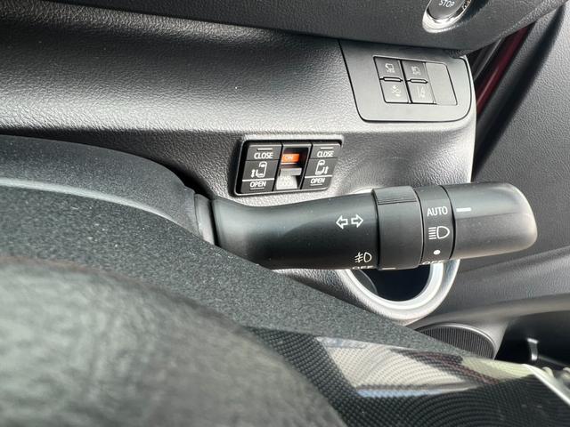 シエンタ G クエロ 純正ナビ フルセグTV Bluetooth接続 CD&DVD ビルトインETC 両側電動スライドドア ステアリングヒーター シートヒーター シートリフター トヨタセーフティセンス(9枚目)