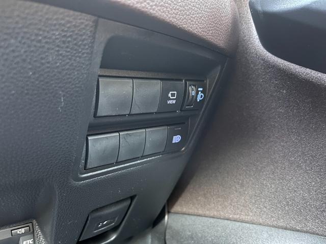 ヤリスクロス ハイブリッドZ 禁煙車 純正8インチDA+ナビ パノラミックビューモニター シートヒーター レーダークルーズ ワンオーナー CD/DVDデッキ ビルトインETC 茶革ハーフレザーシート パワーシート(19枚目)