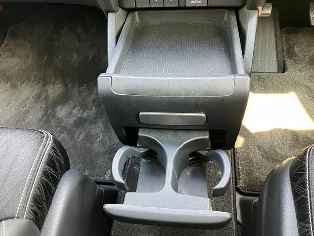 オデッセイ アブソルート・Ｘホンダセンシングアドバンスドパッケジ　純正ナビ　ＴＶ　Ｂｌｕｅｔｏｏｔｈ接続　バックカメラ　ＥＴＣ　ドライブレコーダー　クルーズコントロール　ホンダセンシング　ＴＶキット　両側電動スライドドア　プッシュスタート（17枚目）