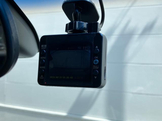 オデッセイ アブソルート・Ｘホンダセンシングアドバンスドパッケジ　純正ナビ　ＴＶ　Ｂｌｕｅｔｏｏｔｈ接続　バックカメラ　ＥＴＣ　ドライブレコーダー　クルーズコントロール　ホンダセンシング　ＴＶキット　両側電動スライドドア　プッシュスタート（20枚目）