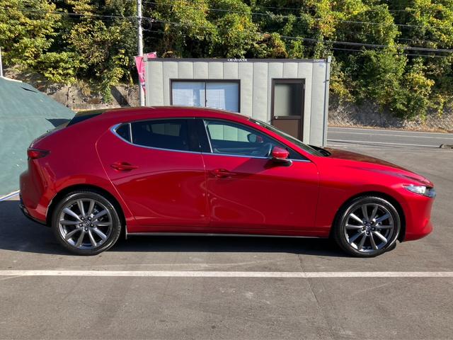 ＭＡＺＤＡ３ファストバック ２０Ｓ　Ｌパッケージ　禁煙車　マツコネ　３６０度セーフティパッケージ付き　ＢＯＳＥサウンド　レーダークルーズコントロール　シートヒーター　ハンドルヒーター　オートライト　ビルトインＥＴＣ　パワーシート（32枚目）