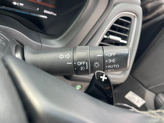 ヴェゼル ハイブリッドＺ・ホンダセンシング　純正８インチナビ　バックモニター　ビルトインＥＴＣ　スマートキープッシュスタート　ＬＥＤヘッドライト　ハーフレザーシート　純正１７インチアルミホイール（11枚目）