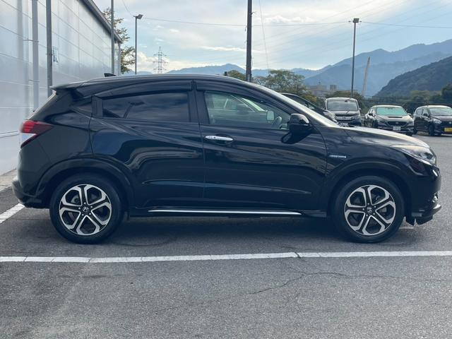 ヴェゼル ハイブリッドＺ・ホンダセンシング　純正８インチナビ　バックモニター　ビルトインＥＴＣ　スマートキープッシュスタート　ＬＥＤヘッドライト　ハーフレザーシート　純正１７インチアルミホイール（26枚目）