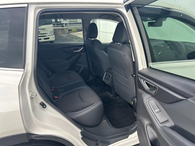 フォレスター プレミアム　純正８インチナビ　アイサイト（衝突軽減ブレーキ）　純正アルミ　ＥＴＣ　ワンオーナー（27枚目）