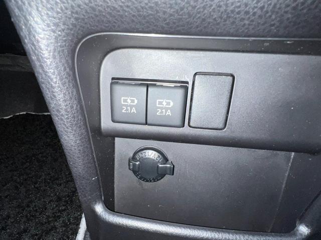 ヴォクシー ハイブリッドＺＳ　煌　両側パワースライドドア　純正ナビ　ＴＶ　純正ＡＷ（13枚目）
