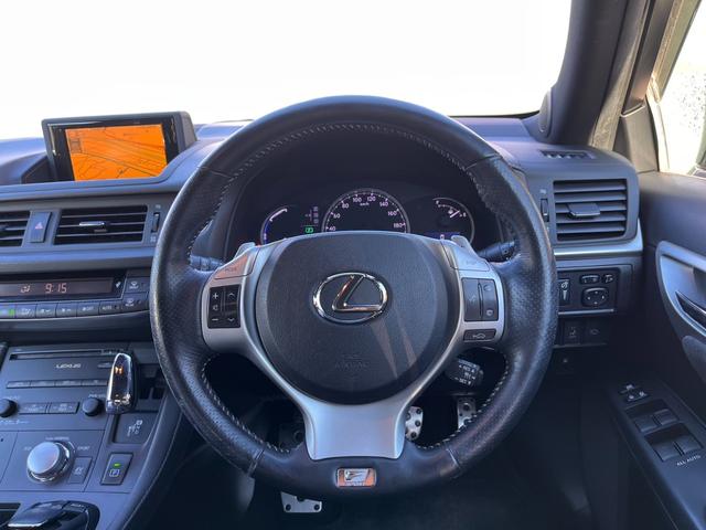 ＣＴ ＣＴ２００ｈ　Ｆスポーツ　禁煙車　純正ナビ　ＴＶ　クルーズコントロール　前席シートヒーター　ハンドルヒーター　コーナーセンサー　ドライブレコーダー　フォグランプ　純正アルミホイール（4枚目）