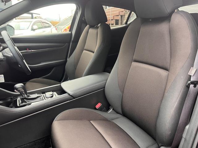 ＭＡＺＤＡ３ファストバック １５Ｓツーリング　純正８．８インチマツコネ　全方位モニター　テレビ　全方位カメラ　ビルトインＥＴＣ　電動パーキング　オートホールド　ＬＥＤヘッドライト　レーンキープアシスト　Ｂｌｕｅｔｏｏｔｈオーディオ（25枚目）