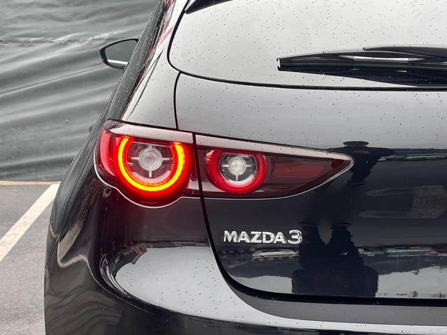 ＭＡＺＤＡ３ファストバック １５Ｓツーリング　純正８．８インチマツコネ　全方位モニター　テレビ　全方位カメラ　ビルトインＥＴＣ　電動パーキング　オートホールド　ＬＥＤヘッドライト　レーンキープアシスト　Ｂｌｕｅｔｏｏｔｈオーディオ（38枚目）