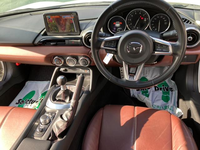 ロードスターＲＦ ＶＳ　禁煙車　純正マツコネ　バックカメラ　Ｂｌｕｅｔｏｏｔｈオーディオ　クルーズコントロール　純正１７インチアルミホイール　アイドリングストップ　車線逸脱警告　電動オープン（3枚目）