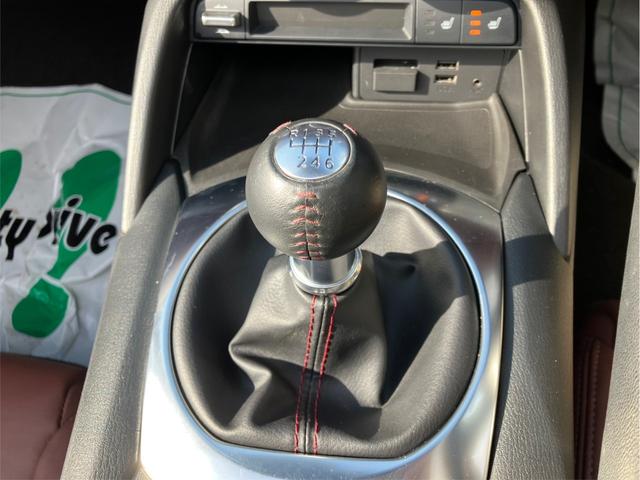 ロードスターＲＦ ＶＳ　禁煙車　純正マツコネ　バックカメラ　Ｂｌｕｅｔｏｏｔｈオーディオ　クルーズコントロール　純正１７インチアルミホイール　アイドリングストップ　車線逸脱警告　電動オープン（12枚目）