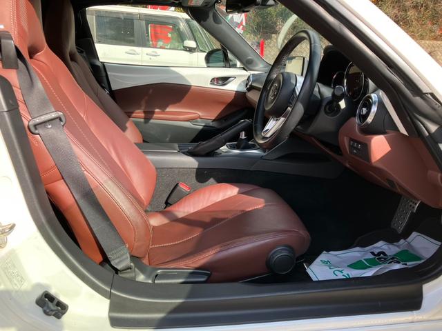 ロードスターＲＦ ＶＳ　禁煙車　純正マツコネ　バックカメラ　Ｂｌｕｅｔｏｏｔｈオーディオ　クルーズコントロール　純正１７インチアルミホイール　アイドリングストップ　車線逸脱警告　電動オープン（22枚目）