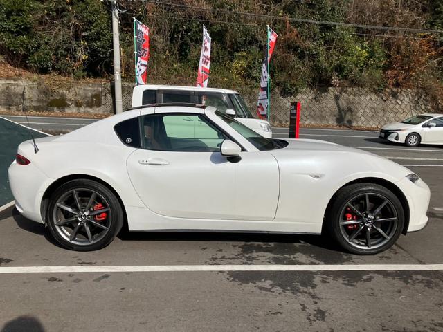 ロードスターＲＦ ＶＳ　禁煙車　純正マツコネ　バックカメラ　Ｂｌｕｅｔｏｏｔｈオーディオ　クルーズコントロール　純正１７インチアルミホイール　アイドリングストップ　車線逸脱警告　電動オープン（27枚目）